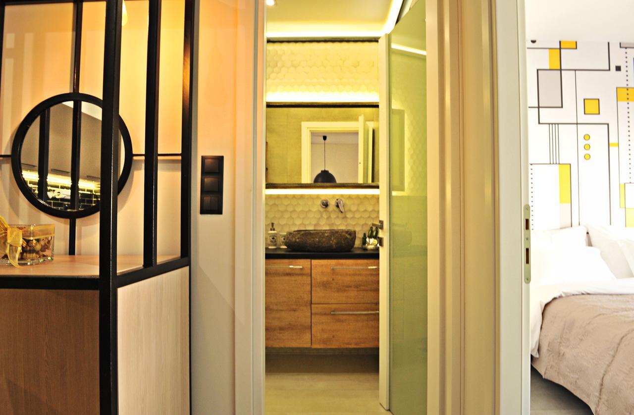 The Athenians Modern Apartments ภายนอก รูปภาพ